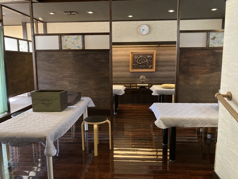 鍼灸院楽々館